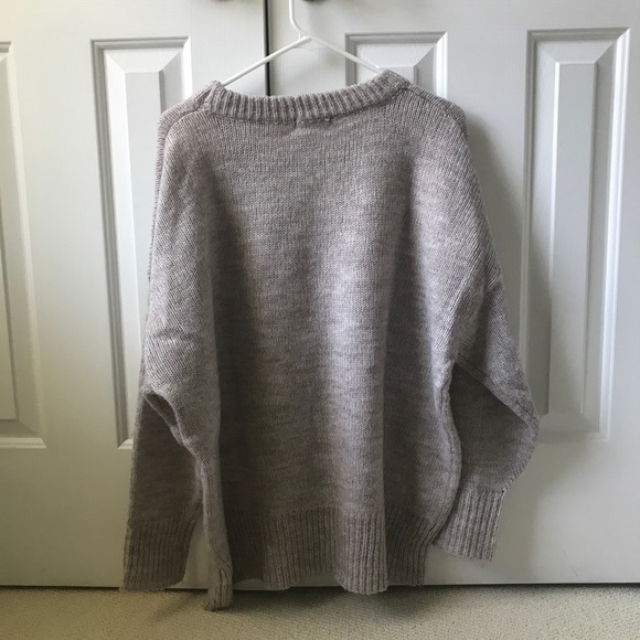 Need Supply Isa Oversized Sweater Small - Picture 4 of 6